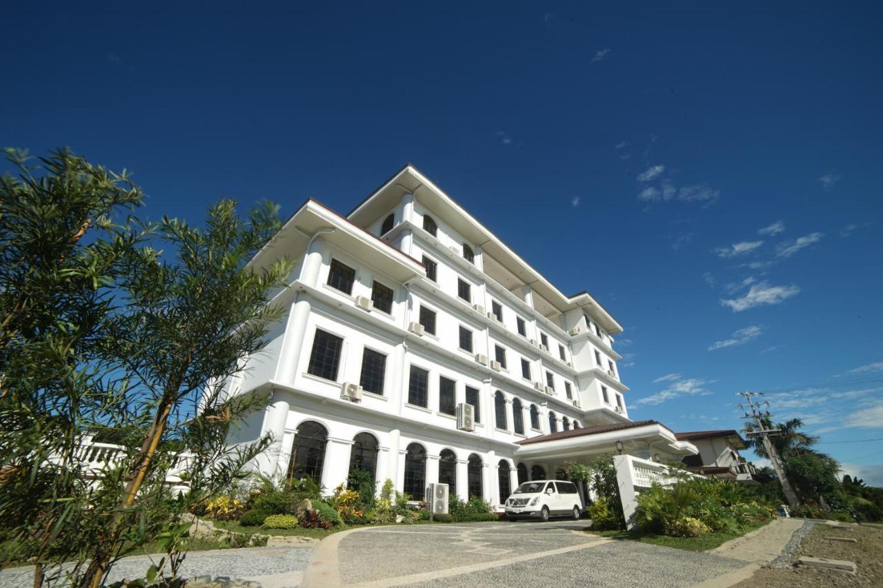Isla De Oro Hotel Mamburao Exterior photo