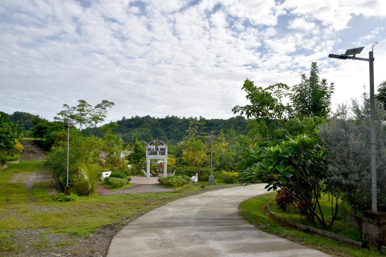 Isla De Oro Hotel Mamburao Exterior photo