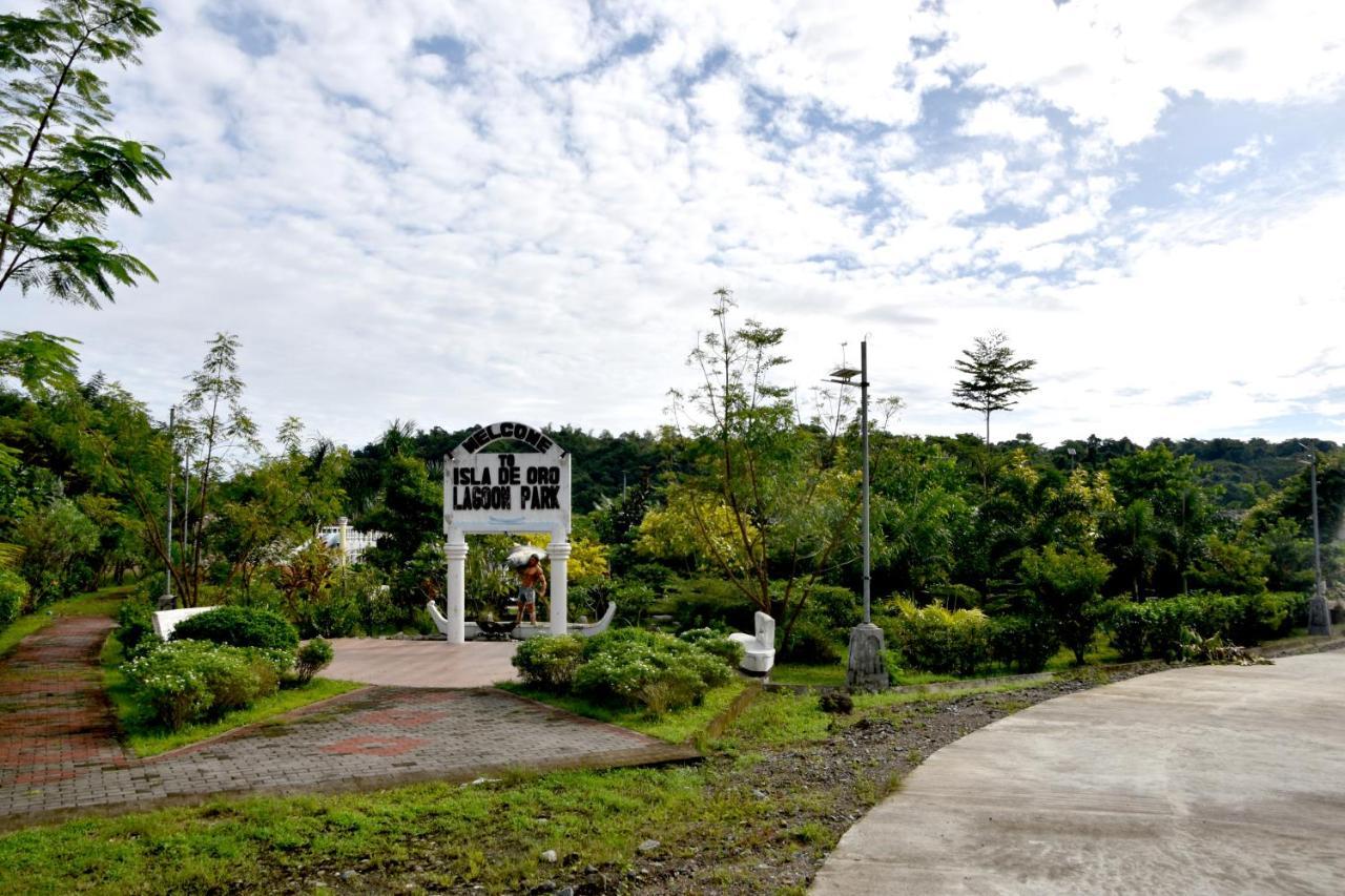 Isla De Oro Hotel Mamburao Exterior photo